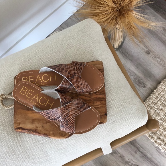 SNAKE PRINT TAN SANDALS - Picture 2 of 4